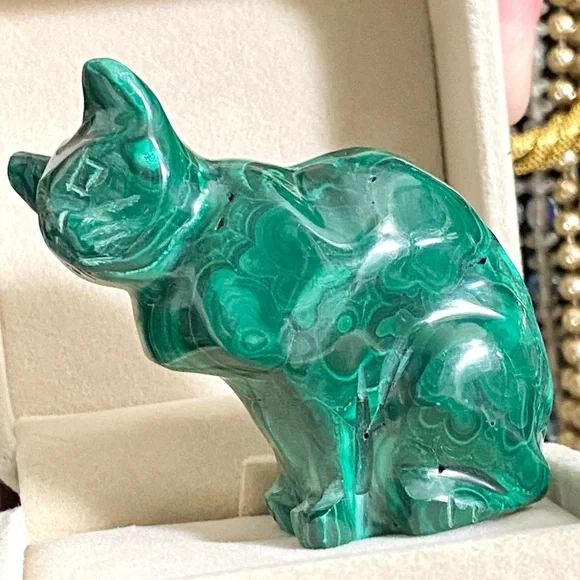 Natural Green Malachite Hand Carved Cat Gemstone Decor - Picture 1 of 8